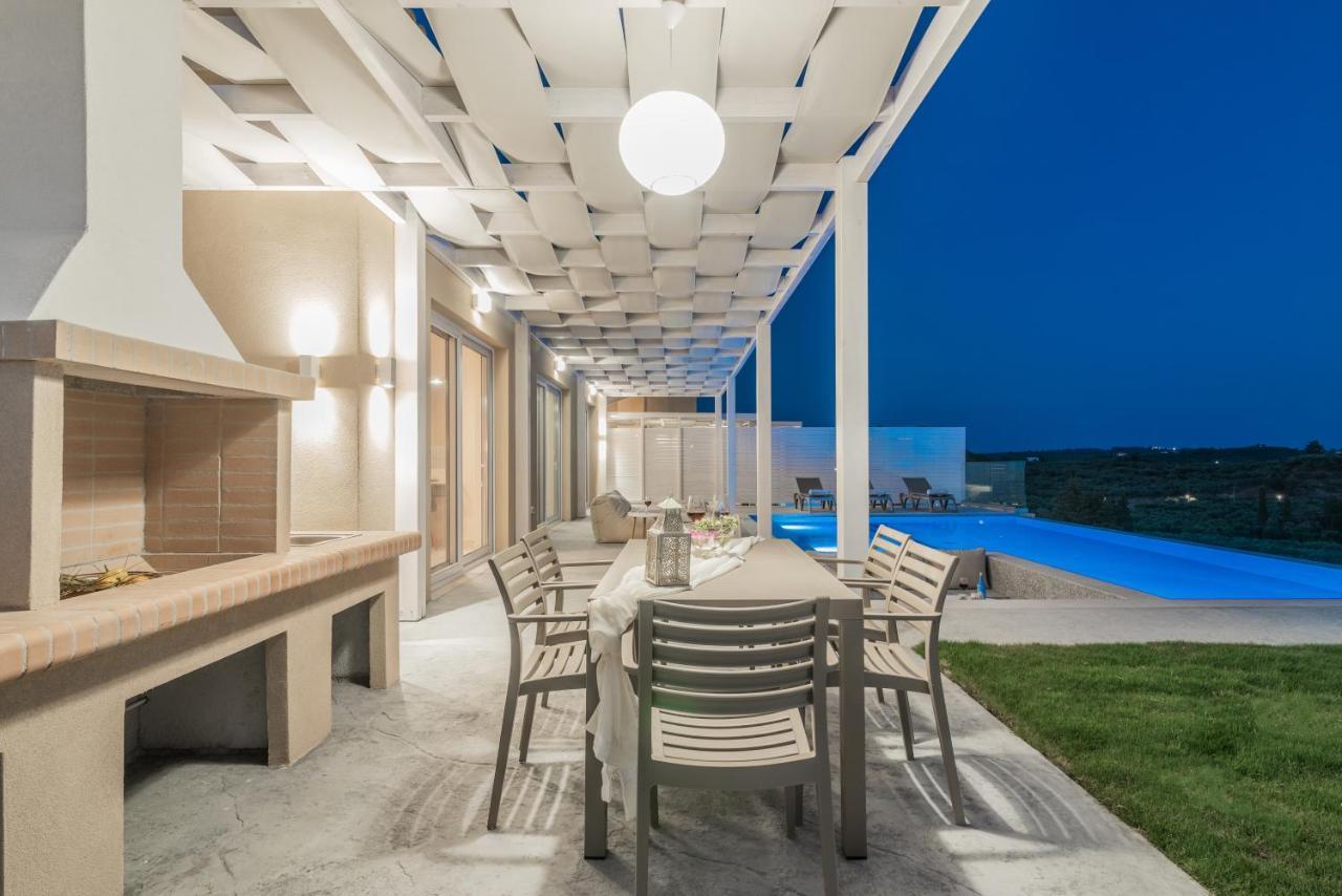 Spartakos Luxury Villa 2 Koukounaria ภายนอก รูปภาพ